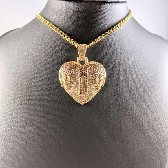 💚 Icy Bloody Heart + 24" Cuban Chain - Picture 6 of 8